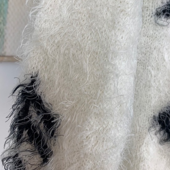Hollister fuzzy/shaggy  sweater. M. - Picture 7 of 13
